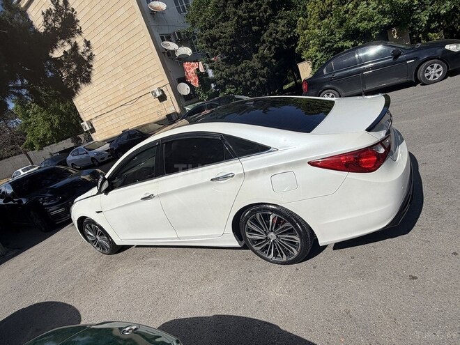 Hyundai Sonata-5