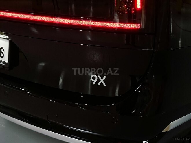 ZEEKR 9X-11