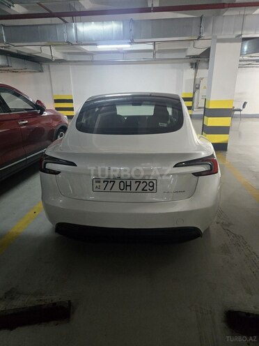 Tesla Model 3-2