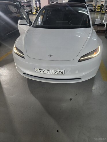 Tesla Model 3-9