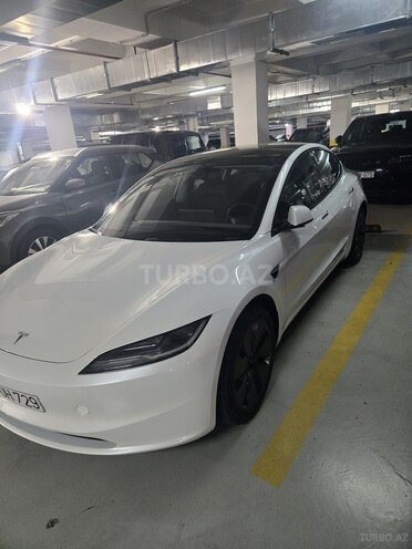 Tesla Model 3-3