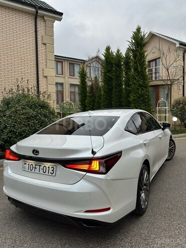 Lexus ES 300h-10