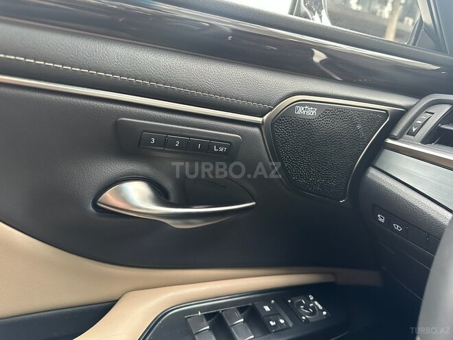 Lexus ES 300h-14