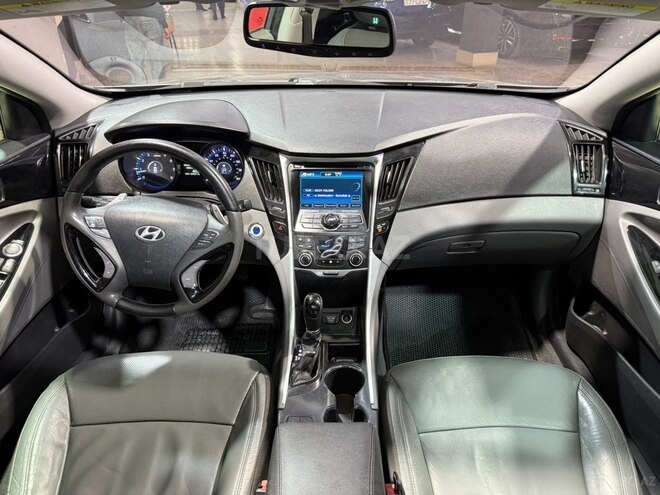 Hyundai Sonata-20