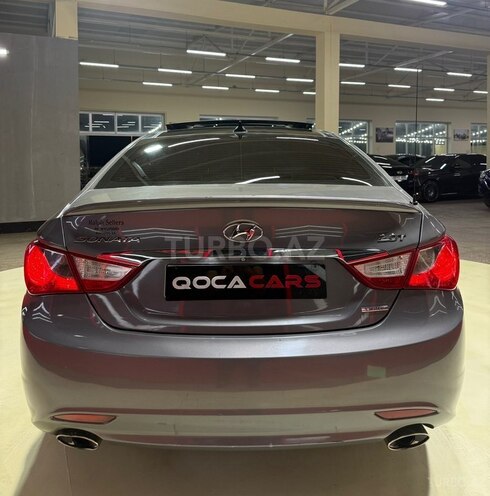 Hyundai Sonata-13