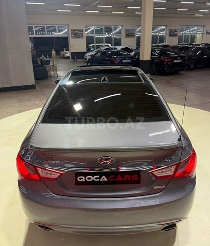 Hyundai Sonata-14
