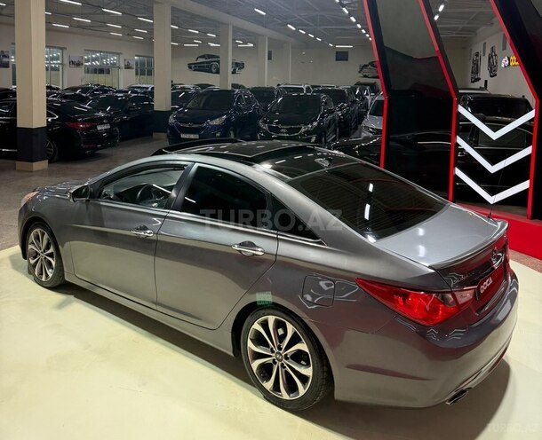 Hyundai Sonata-9