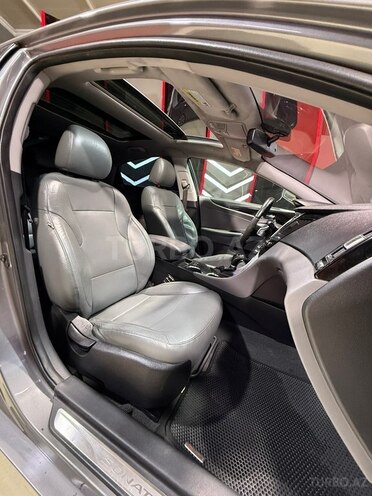 Hyundai Sonata-17