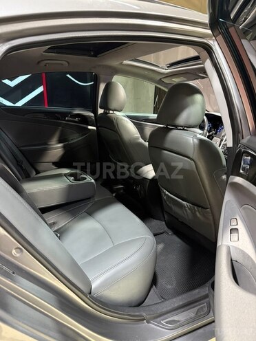 Hyundai Sonata-22