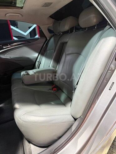 Hyundai Sonata-24