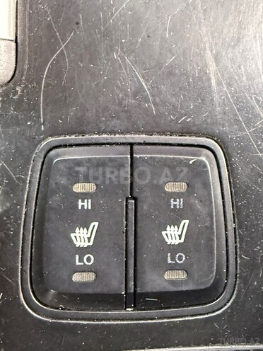 Hyundai Sonata-25