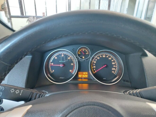 Opel Astra-13