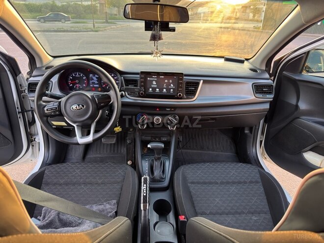 Kia Rio-10