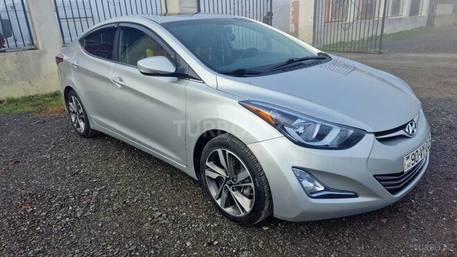 Hyundai Elantra-2