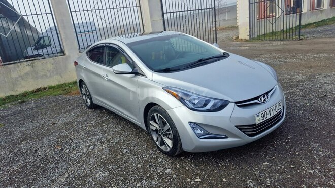 Hyundai Elantra-3