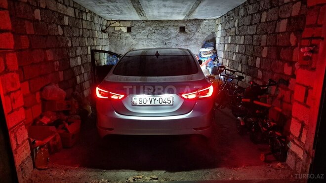 Hyundai Elantra-6
