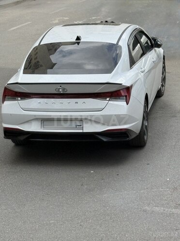 Hyundai Elantra-2