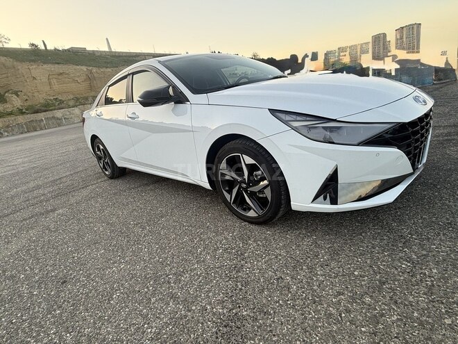 Hyundai Elantra-8