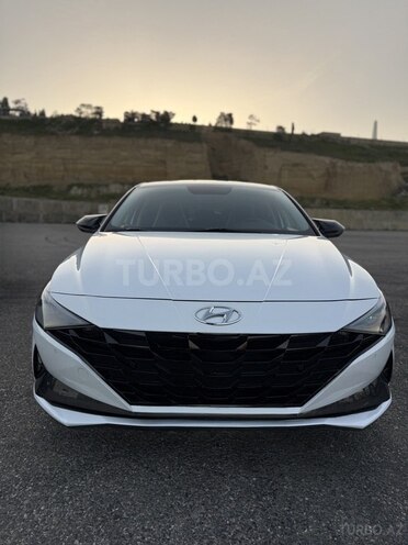 Hyundai Elantra-1