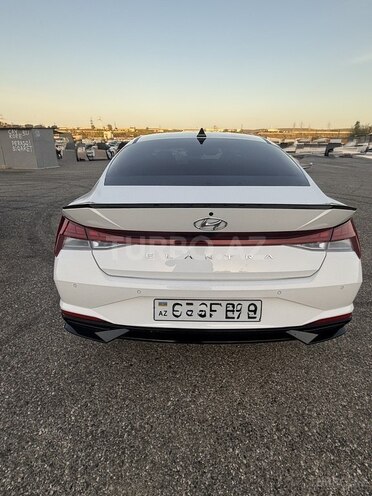 Hyundai Elantra-3