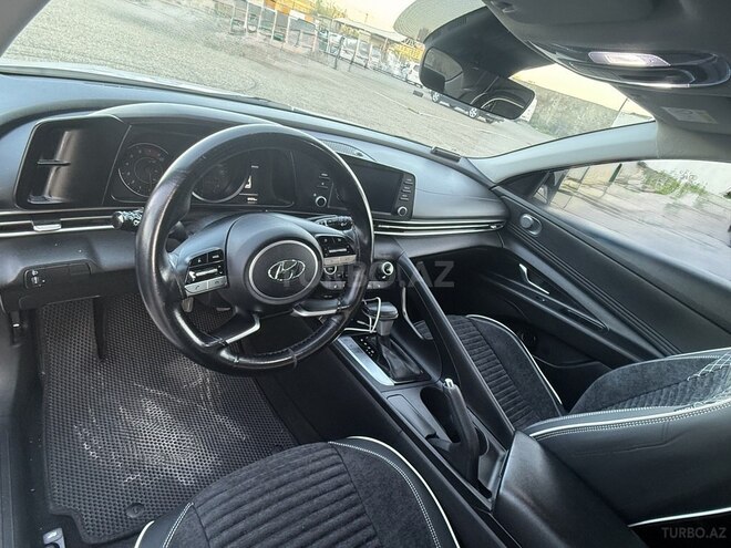 Hyundai Elantra-9