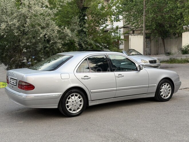 Mercedes E 270-6