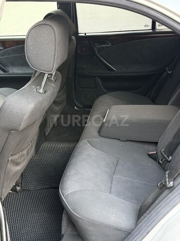 Mercedes E 270-19