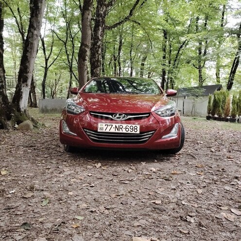 Hyundai Elantra-2