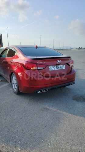 Hyundai Elantra-3