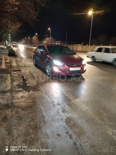 Hyundai Elantra-5