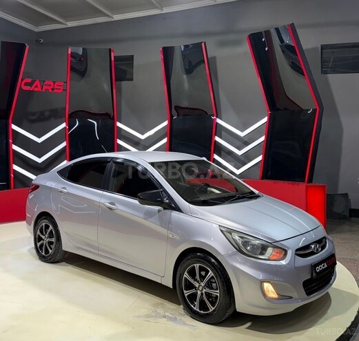 Hyundai Accent-2