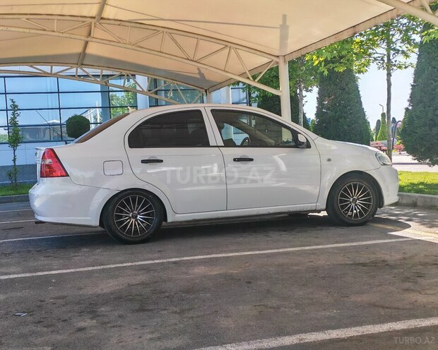 Chevrolet Aveo-4