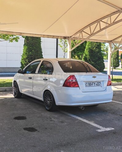 Chevrolet Aveo-5