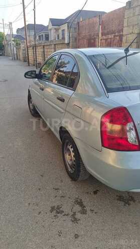 Hyundai Accent-4