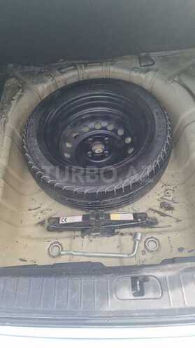 Hyundai Accent-8