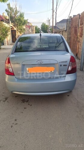 Hyundai Accent-2