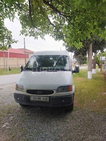 Ford Transit-11