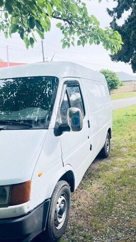 Ford Transit-5