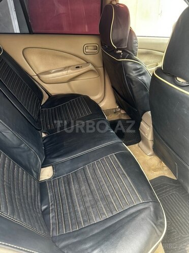 Nissan Sunny-11