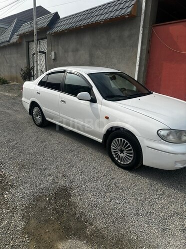 Nissan Sunny-5