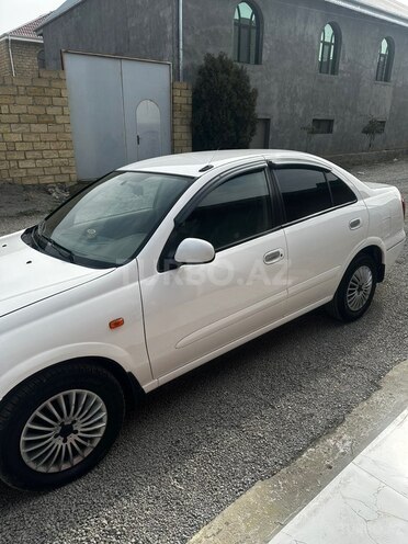 Nissan Sunny-3