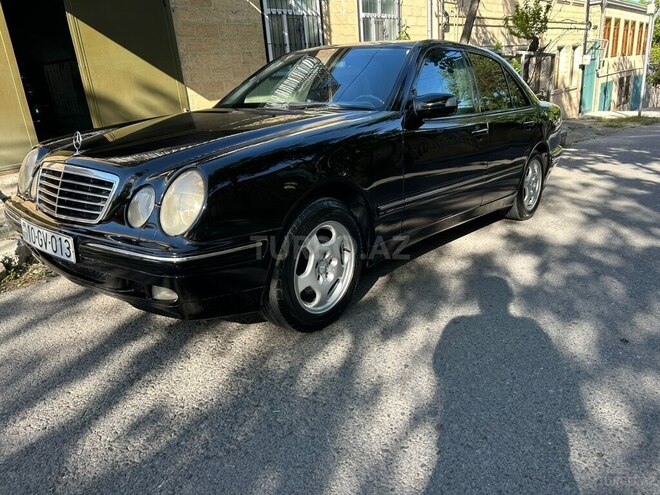 Mercedes E 270-8