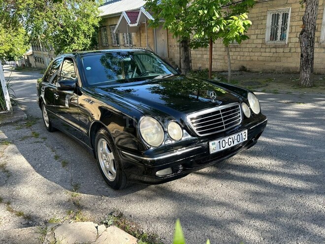 Mercedes E 270-6