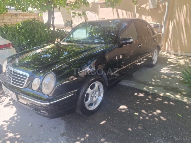 Mercedes E 270-11