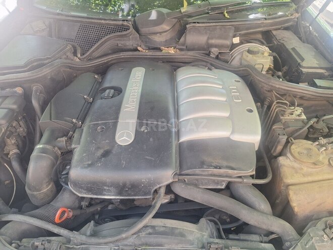 Mercedes E 270-15