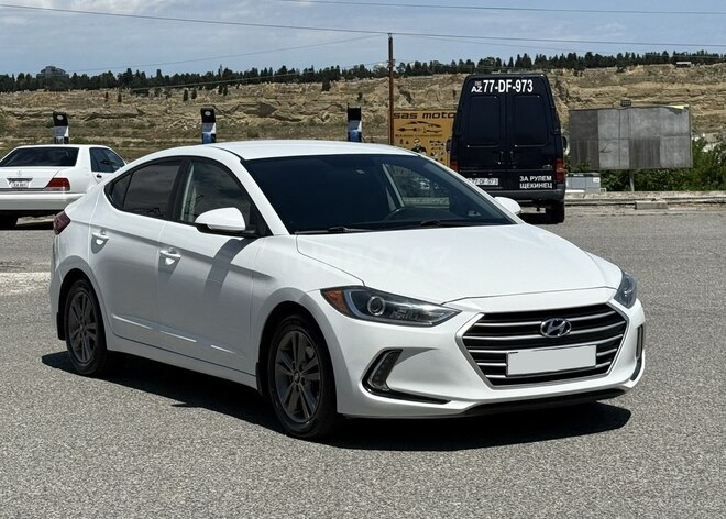 Hyundai Elantra-2