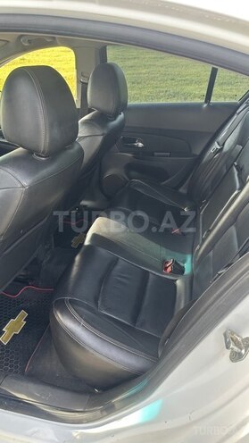 Chevrolet Cruze-13
