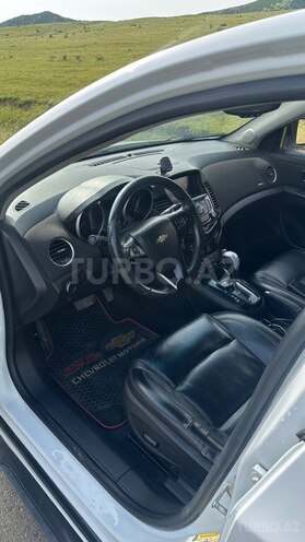 Chevrolet Cruze-14