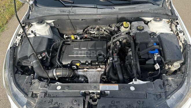 Chevrolet Cruze-12
