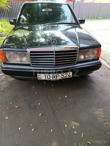Mercedes 190-1